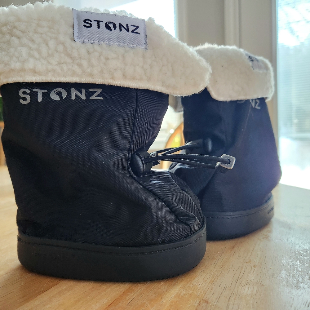 Stonz Black Baby/Toddler Booties with Removable White Liners